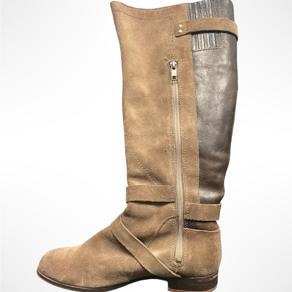 UGG Cyndee Tan‎ Heeled Boots with Side-Zip and Rounded Toe size 7.5 - Picture 4 of 8
